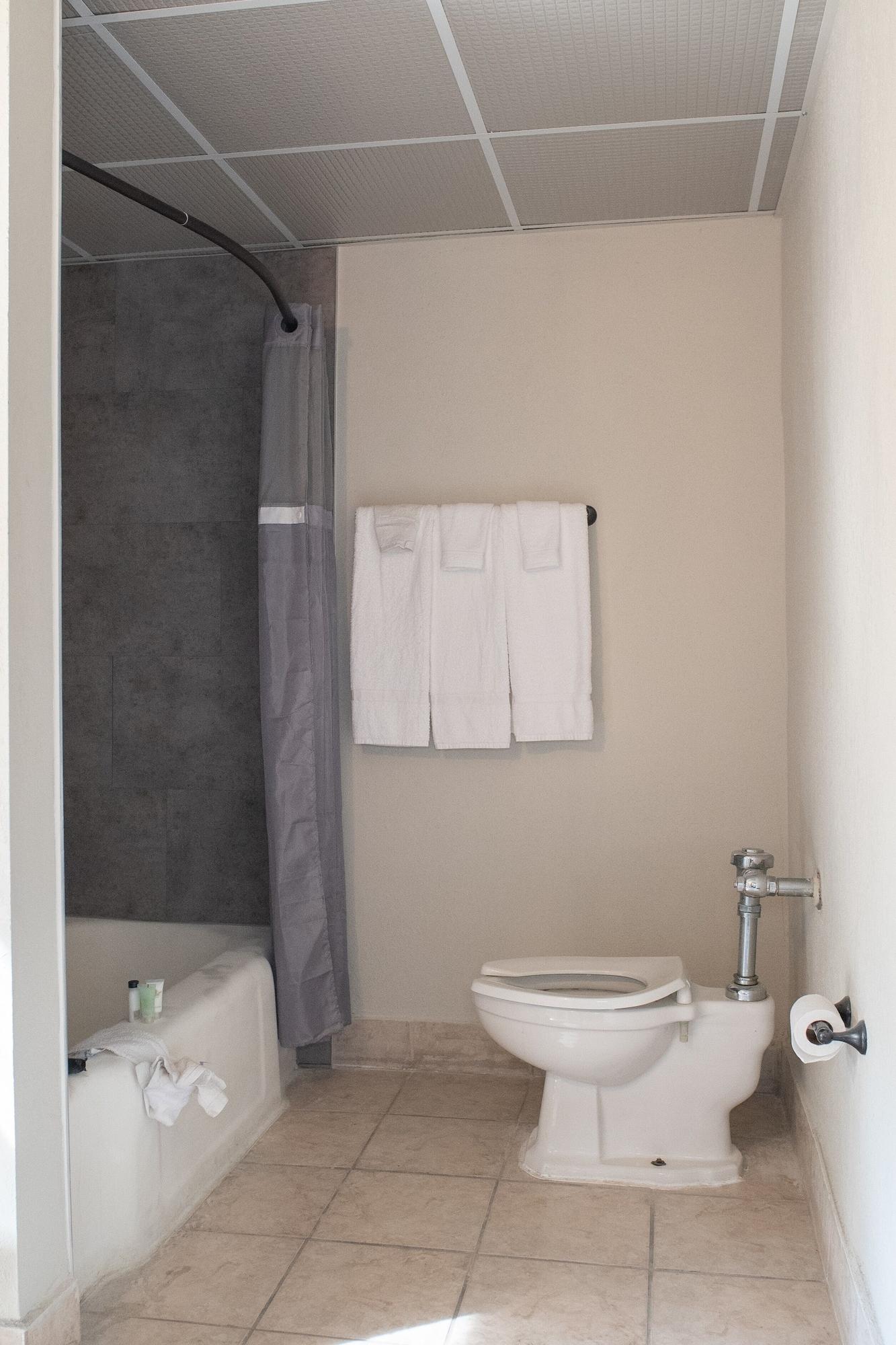 Americas Best Value Inn Dearborn Zewnętrze zdjęcie
