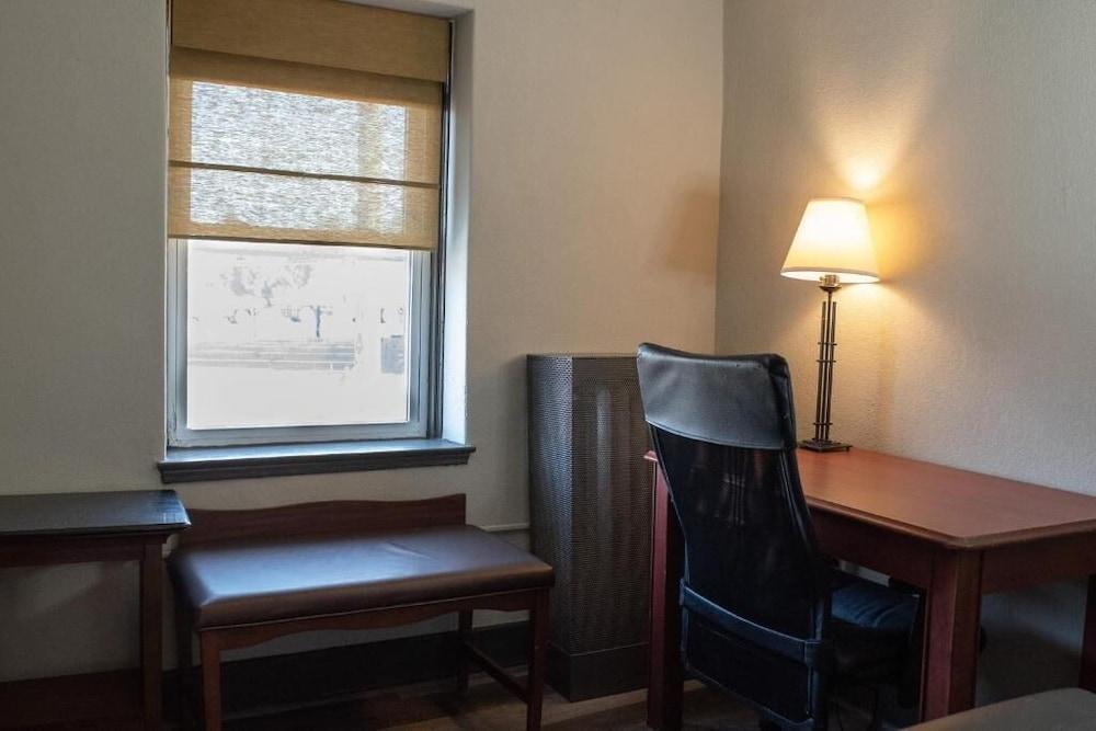 Americas Best Value Inn Dearborn Zewnętrze zdjęcie