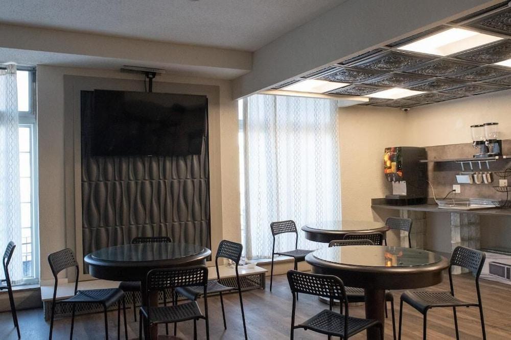 Americas Best Value Inn Dearborn Zewnętrze zdjęcie